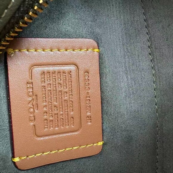 COACH Women's Handbag/Shoulder Bag  size : 34.5*15.5*12 - Picture 9 of 9